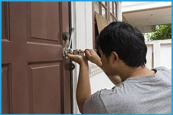 Lock Locksmith Services Indianapolis, IN 317-975-2287 - 16-emergency-locksmith-opening